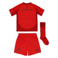 Camiseta Bayern Munich Primera Equipación Replica 2024-25 para niños mangas cortas (+ Pantalones cortos)